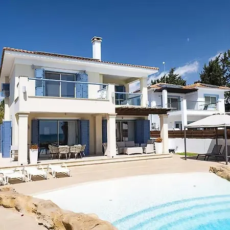 Beachfront Tranquility !